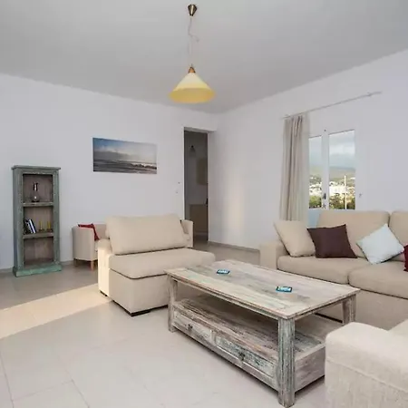 Adorable 3 Bedroom Maisonette In Pounta Apartment